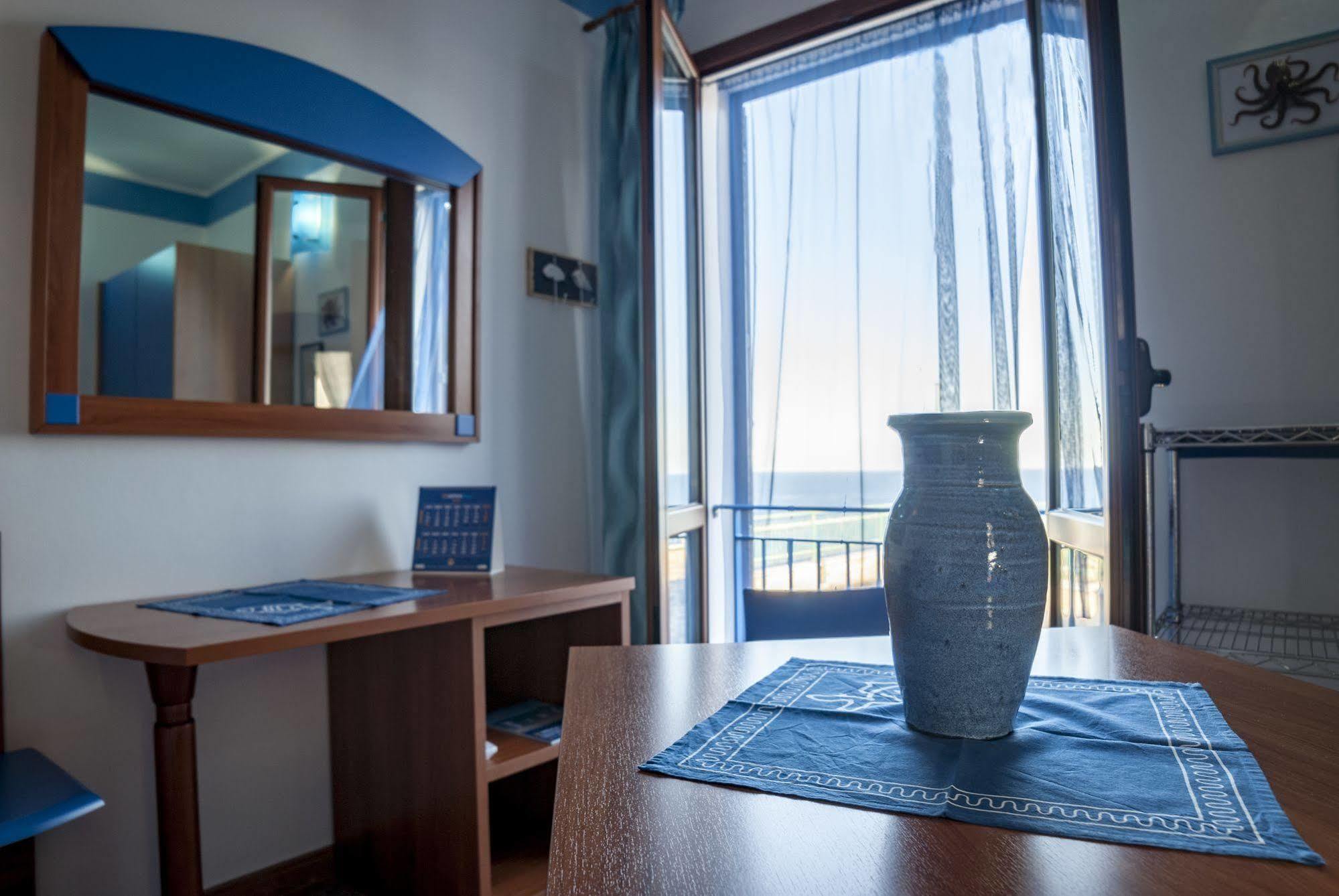 Sogni Nel Blu Aparthotel Isola di Ustica Εξωτερικό φωτογραφία